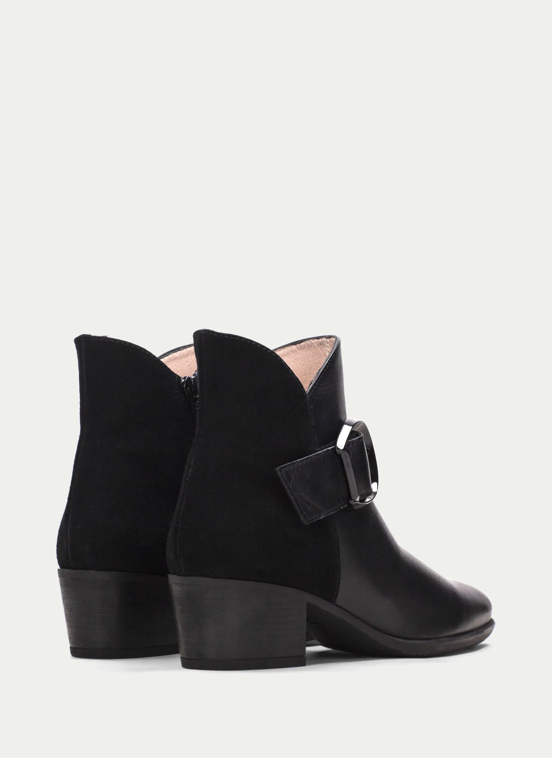 Botins Madeira Preto